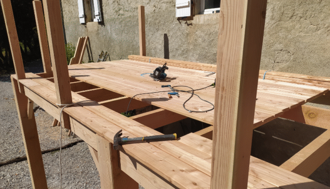 Terrasse sur grand pilotis