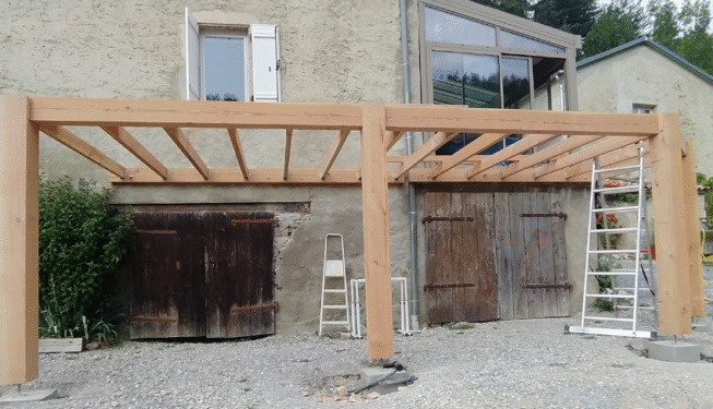 Terrasse sur grand pilotis