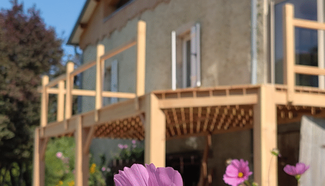 Terrasse sur grand pilotis
